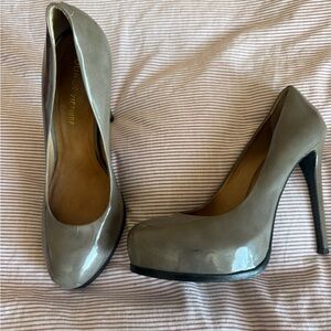Vero Cuoio Shiny Gray Heels
